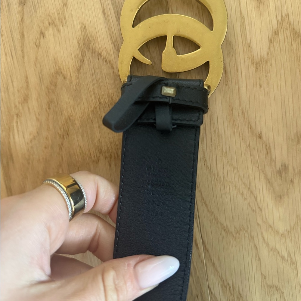 Gucci Black Belt with Gold Logo Buckle - Picture 3 of 5